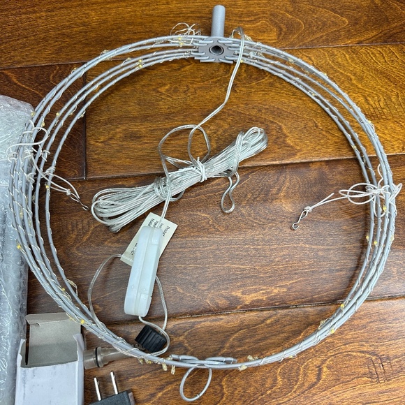 LED 11" Fold Ball Light Hanging Or Ground Stake - Picture 3 of 5